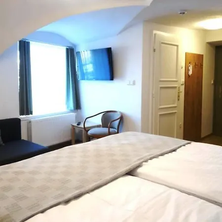 Garni Areka Czeski Krumlow