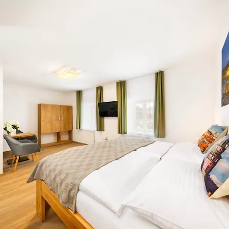 Garni Areka Czeski Krumlow