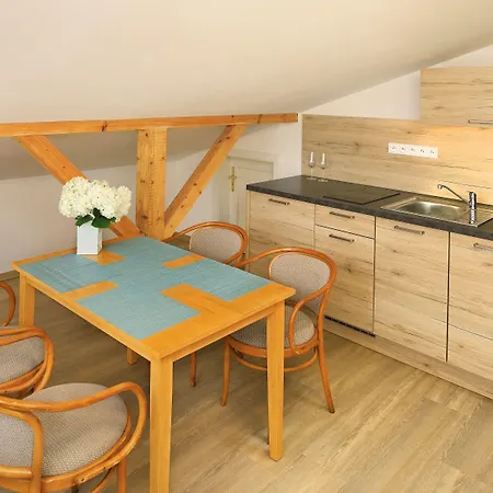 Garni Areka 招待所