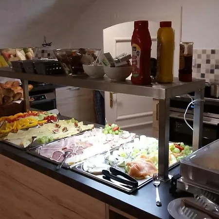 Garni Areka 招待所 3*