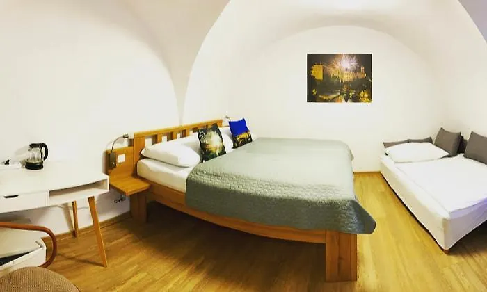 招待所 Garni Areka 3*